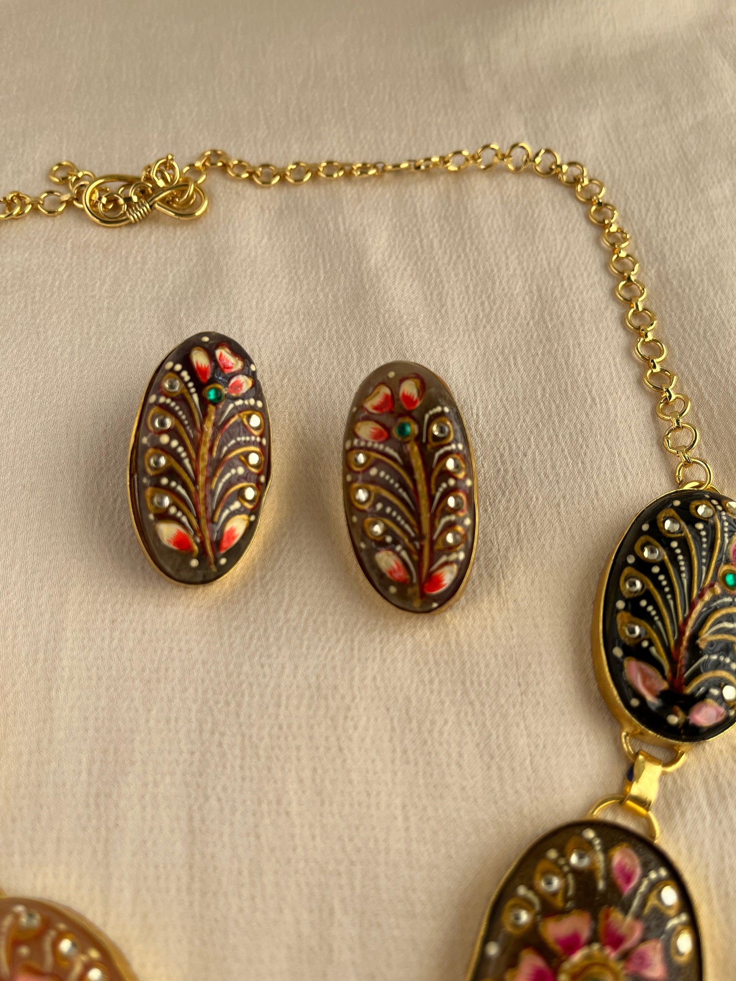Gold Spirited 18K Plated Contemporary Necklace Set 10003 - Jewelit