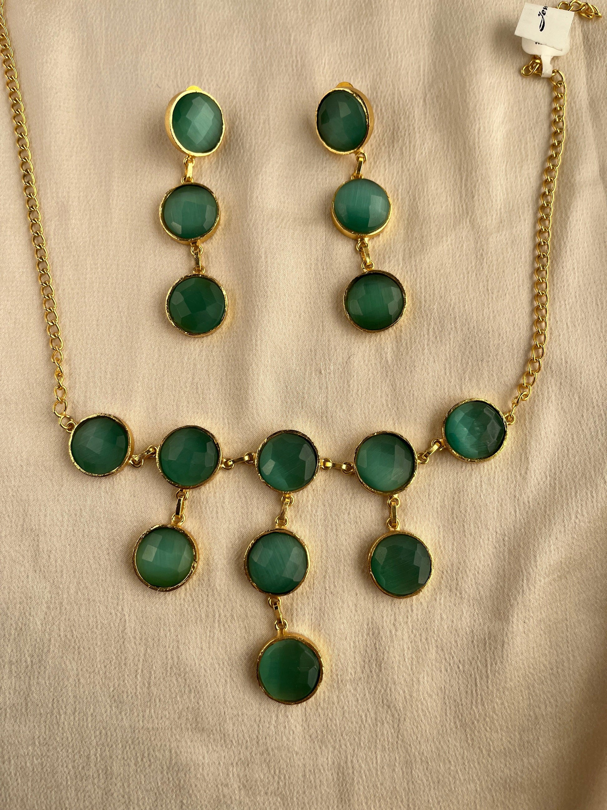 Gold Spirited 18K Plated Contemporary Necklace Set 10002 - Jewelit