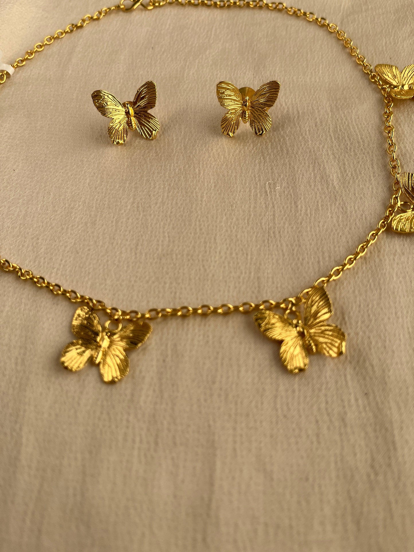 Gold Spirited 18K Plated Contemporary Necklace Set 10006 - Jewelit